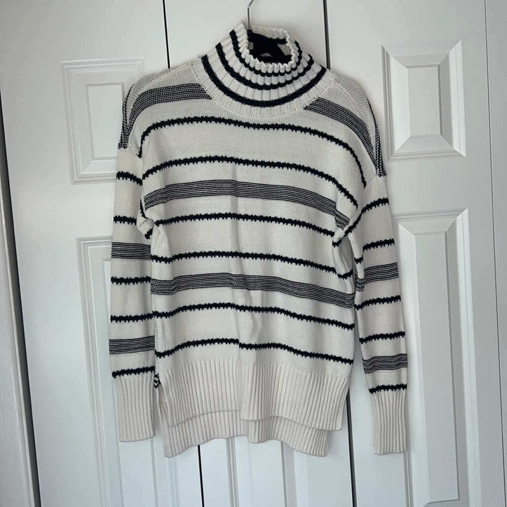 LOFT turtle neck sweater